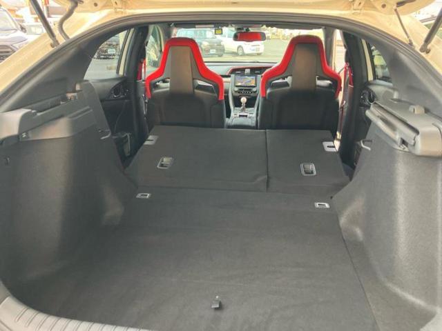 シビック タイプＲ　新品タイヤ／純正エアロ／保証書／社外　ＳＤナビ／ヘッドランプ　ＬＥＤ／Ｂｌｕｅｔｏｏｔｈ接続／ＥＴＣ／ＥＢＤ付ＡＢＳ／横滑り防止装置／フルセグＴＶ／エアバッグ　運転席／エアバッグ　助手席　フルエアロ（19枚目）