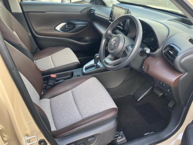 ヤリスクロス ハイブリッドZ 新品タイヤ/保証書/ディスプレイオーディオ8インチ/衝突安全装置/シートヒーター/全方位モニター/車線逸脱防止支援システム/シート ハーフレザー/ドライブレコーダー 純正 衝突被害軽減システム TV(4枚目)