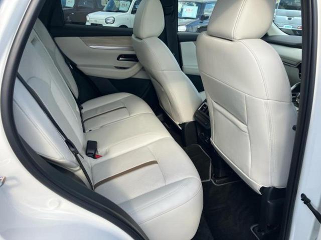 ＣＸ－６０ ４ＷＤ　ＸＤハイブリッドエクスクルーシブモダン　新品タイヤ／サンルーフ／ＢＯＳＥ／保証書／純正　ＳＤナビ／衝突安全装置／シートヒーター／全方位モニター／車線逸脱防止支援システム／シート　フルレザー／電動バックドア／ヘッドランプ　ＬＥＤ　革シート（5枚目）