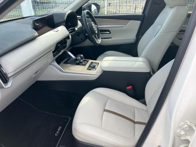 ＣＸ－６０ ４ＷＤ　ＸＤハイブリッドエクスクルーシブモダン　新品タイヤ／サンルーフ／ＢＯＳＥ／保証書／純正　ＳＤナビ／衝突安全装置／シートヒーター／全方位モニター／車線逸脱防止支援システム／シート　フルレザー／電動バックドア／ヘッドランプ　ＬＥＤ　革シート（6枚目）