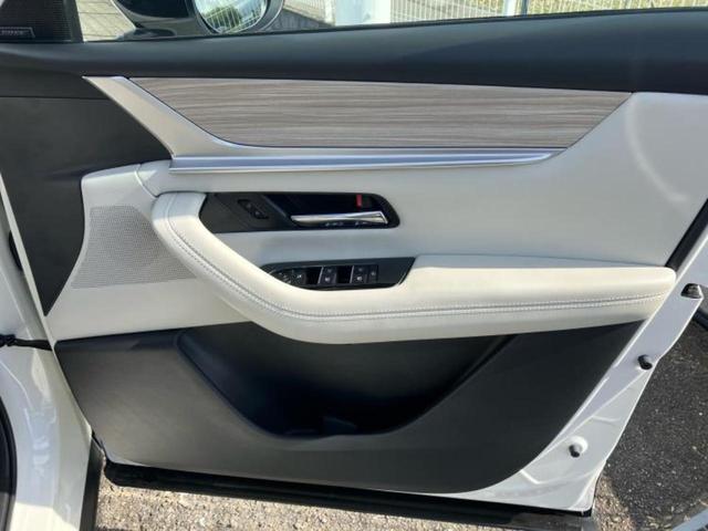 ＣＸ－６０ ４ＷＤ　ＸＤハイブリッドエクスクルーシブモダン　新品タイヤ／サンルーフ／ＢＯＳＥ／保証書／純正　ＳＤナビ／衝突安全装置／シートヒーター／全方位モニター／車線逸脱防止支援システム／シート　フルレザー／電動バックドア／ヘッドランプ　ＬＥＤ　革シート（21枚目）