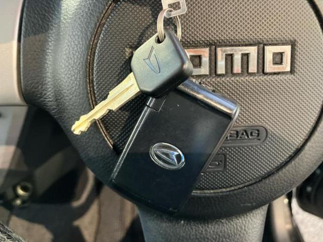 ムーヴ カスタムRS 保証書/ディスプレイオーディオ/ヘッドランプ HID/EBD付ABS/ターボ/エアバッグ 運転席/エアバッグ 助手席/衝突安全ボディ/アルミホイール 純正 14インチ/パワーウインドウ ワンオーナー(31枚目)