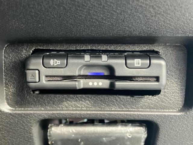 ノート Ｘ９０シュウネンキネンシャ　保証書／社外　９インチ　ＳＤナビ／インテリジェントルームミラー／アラウンドビューモニター／車線逸脱防止支援システム／プロパイロット／ヘッドランプ　ＬＥＤ／Ｂｌｕｅｔｏｏｔｈ接続／ＥＴＣ　全周囲カメラ（26枚目）