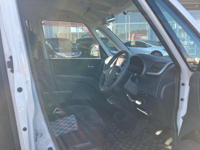 ソリオ ブラックアンドホワイト　保証書／社外　ナビ／両側電動スライドドア／シートヒーター／ヘッドランプ　ＨＩＤ／ＥＴＣ／ＥＢＤ付ＡＢＳ／フルセグＴＶ／エアバッグ　運転席／エアバッグ　助手席／エアバッグ　サイド　ワンオーナー（4枚目）