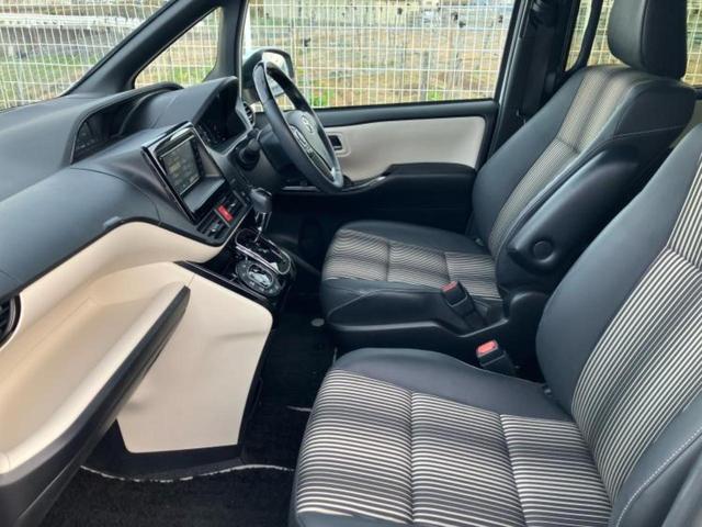 ノア Ｓｉダブルバイビー３　新品タイヤ／保証書／純正　ＳＤナビ／衝突安全装置／両側電動スライドドア／車線逸脱防止支援システム／シート　ハーフレザー／ドライブレコーダー　社外／ヘッドランプ　ＬＥＤ／Ｂｌｕｅｔｏｏｔｈ接続　ドラレコ（7枚目）