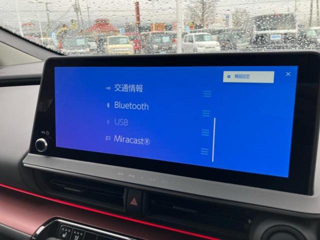 プリウス Ｚ　保証書／カーナビゲーション／衝突安全装置／シートヒーター／全方位モニター／車線逸脱防止支援システム／シート　合皮／パーキングアシスト　自動操舵／電動バックドア／ドライブレコーダー　前後　全周囲カメラ（11枚目）