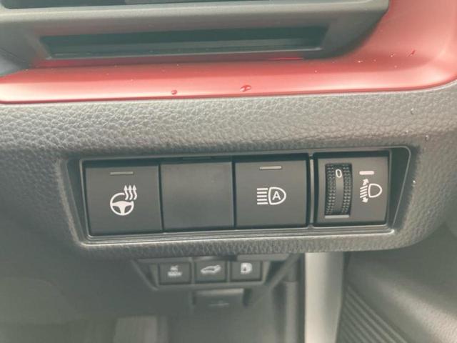 プリウス Ｚ　保証書／カーナビゲーション／衝突安全装置／シートヒーター／全方位モニター／車線逸脱防止支援システム／シート　合皮／パーキングアシスト　自動操舵／電動バックドア／ドライブレコーダー　前後　全周囲カメラ（28枚目）