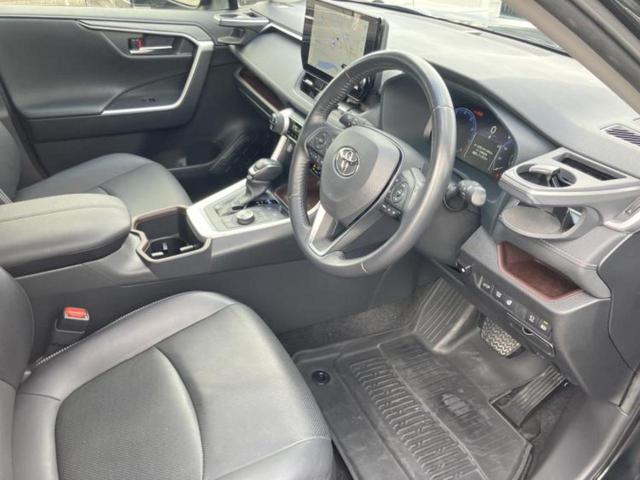 RAV4 4WD G Zパッケージ モデリスタエアロ/保証書/ディスプレイオーディオ+ナビ10.5インチ/デジタルインナーミラー/トヨタセーフティセンス/シートヒーター 前席/パノラミックビューモニター/車線逸脱防止支援システム 4WD(5枚目)