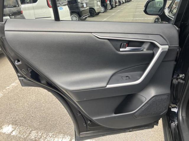 RAV4 4WD G Zパッケージ モデリスタエアロ/保証書/ディスプレイオーディオ+ナビ10.5インチ/デジタルインナーミラー/トヨタセーフティセンス/シートヒーター 前席/パノラミックビューモニター/車線逸脱防止支援システム 4WD(22枚目)