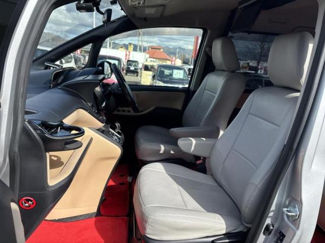 ノア ハイブリッドG 新品タイヤ/純正エアロ/保証書/社外 9インチ SDナビ/フリップダウンモニター/両側電動スライドドア/車線逸脱防止支援システム/オートステップ/ヘッドランプ LED/Bluetooth接続 ETC(7枚目)