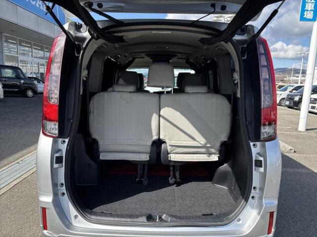 ノア ハイブリッドG 新品タイヤ/純正エアロ/保証書/社外 9インチ SDナビ/フリップダウンモニター/両側電動スライドドア/車線逸脱防止支援システム/オートステップ/ヘッドランプ LED/Bluetooth接続 ETC(20枚目)