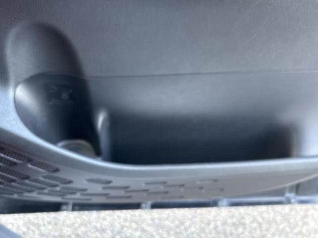 ノア ハイブリッドG 新品タイヤ/純正エアロ/保証書/社外 9インチ SDナビ/フリップダウンモニター/両側電動スライドドア/車線逸脱防止支援システム/オートステップ/ヘッドランプ LED/Bluetooth接続 ETC(37枚目)