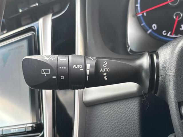 ハリアー ４ＷＤプレミアム　サンルーフ／保証書／純正　９インチ　ＳＤナビ／車線逸脱防止支援システム／シート　フルレザー／電動バックドア／ヘッドランプ　ＬＥＤ／Ｂｌｕｅｔｏｏｔｈ接続／ＥＴＣ／ＥＢＤ付ＡＢＳ／横滑り防止装置　４ＷＤ（17枚目）