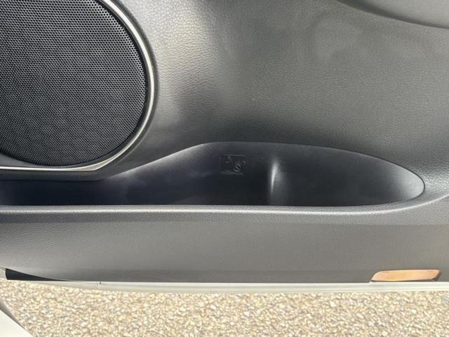 ハリアー ４ＷＤプレミアム　サンルーフ／保証書／純正　９インチ　ＳＤナビ／車線逸脱防止支援システム／シート　フルレザー／電動バックドア／ヘッドランプ　ＬＥＤ／Ｂｌｕｅｔｏｏｔｈ接続／ＥＴＣ／ＥＢＤ付ＡＢＳ／横滑り防止装置　４ＷＤ（37枚目）