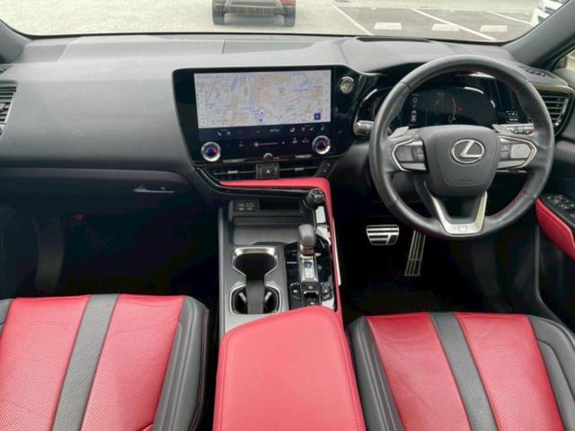ＮＸ ＮＸ３５０ｈ　Ｆスポーツ　パノラマルーフ／保証書／ディスプレイオーディオ＋ナビ１４インチ／プリクラッシュセーフティ／エアーシート　前席／パノラミックビューモニター／車線逸脱防止支援システム／シート　合皮　サンルーフ　電動シート（4枚目）