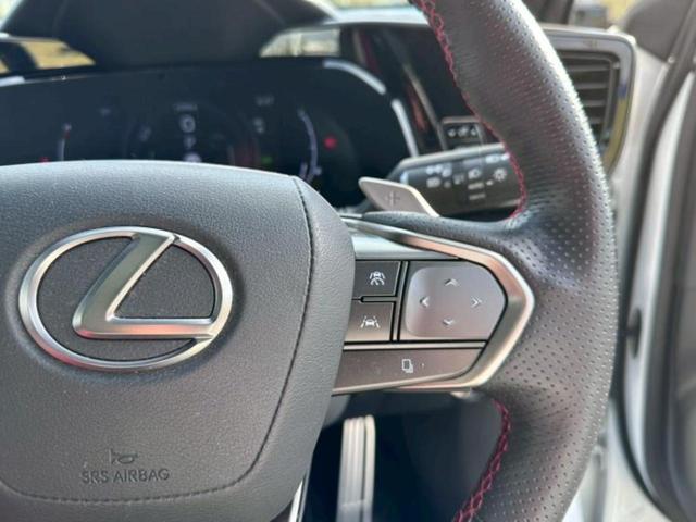 ＮＸ ＮＸ３５０ｈ　Ｆスポーツ　パノラマルーフ／保証書／ディスプレイオーディオ＋ナビ１４インチ／プリクラッシュセーフティ／エアーシート　前席／パノラミックビューモニター／車線逸脱防止支援システム／シート　合皮　サンルーフ　電動シート（31枚目）