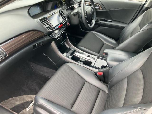 アコードハイブリッド ＥＸ　新品タイヤ／純正　ＳＤナビ／ホンダセンシング／シートヒーター／車線逸脱防止支援システム／シート　ハーフレザー／パーキングアシスト　バックガイド／ヘッドランプ　ＬＥＤ　衝突被害軽減システム　バックカメラ（6枚目）
