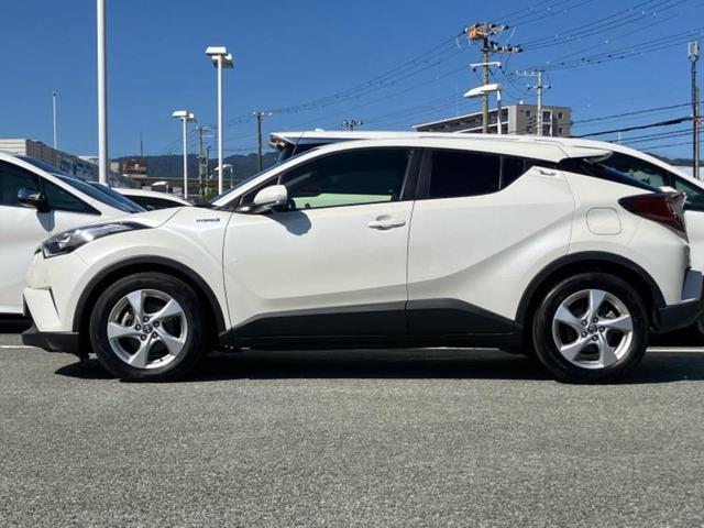C-HR S LEDパッケージ 純正 SDナビ/トヨタセーフティセンス/車線逸脱防止支援システム/パーキングアシスト バックガイド/ヘッドランプ LED/Bluetooth接続/ETC/EBD付ABS/横滑り防止装置 ワンオーナー(2枚目)