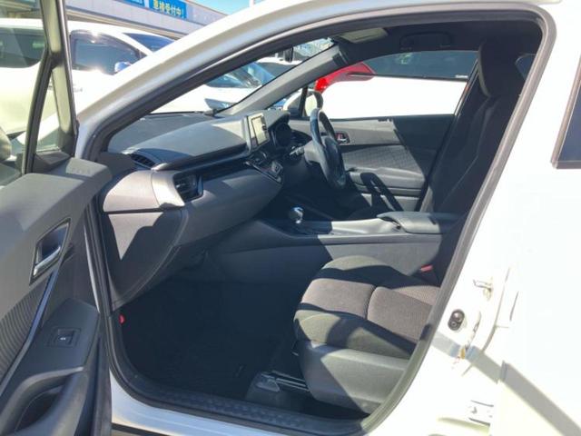 C-HR S LEDパッケージ 純正 SDナビ/トヨタセーフティセンス/車線逸脱防止支援システム/パーキングアシスト バックガイド/ヘッドランプ LED/Bluetooth接続/ETC/EBD付ABS/横滑り防止装置 ワンオーナー(4枚目)