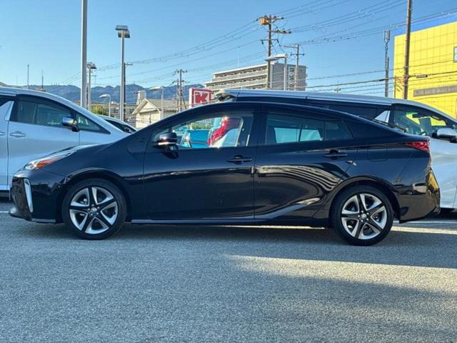 プリウス Ａツーリングセレクション　新品タイヤ／保証書／純正　９インチ　ＳＤナビ／衝突安全装置／シートヒーター／パノラミックビューモニター／車線逸脱防止支援システム／シート　合皮／パーキングアシスト　バックガイド　衝突被害軽減システム（2枚目）