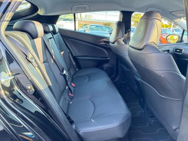 プリウス Ａツーリングセレクション　新品タイヤ／保証書／純正　９インチ　ＳＤナビ／衝突安全装置／シートヒーター／パノラミックビューモニター／車線逸脱防止支援システム／シート　合皮／パーキングアシスト　バックガイド　衝突被害軽減システム（5枚目）