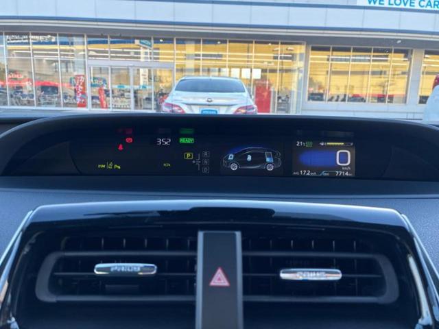 プリウス Ａツーリングセレクション　新品タイヤ／保証書／純正　９インチ　ＳＤナビ／衝突安全装置／シートヒーター／パノラミックビューモニター／車線逸脱防止支援システム／シート　合皮／パーキングアシスト　バックガイド　衝突被害軽減システム（14枚目）