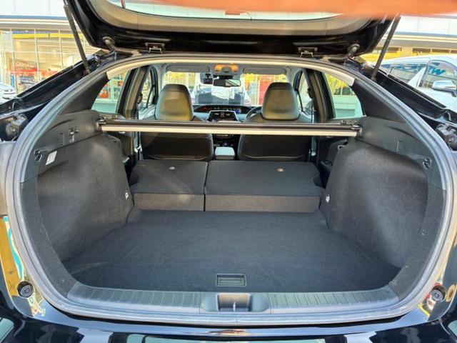 プリウス Ａツーリングセレクション　新品タイヤ／保証書／純正　９インチ　ＳＤナビ／衝突安全装置／シートヒーター／パノラミックビューモニター／車線逸脱防止支援システム／シート　合皮／パーキングアシスト　バックガイド　衝突被害軽減システム（19枚目）