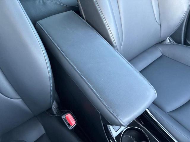 プリウス Ａツーリングセレクション　新品タイヤ／保証書／純正　９インチ　ＳＤナビ／衝突安全装置／シートヒーター／パノラミックビューモニター／車線逸脱防止支援システム／シート　合皮／パーキングアシスト　バックガイド　衝突被害軽減システム（32枚目）