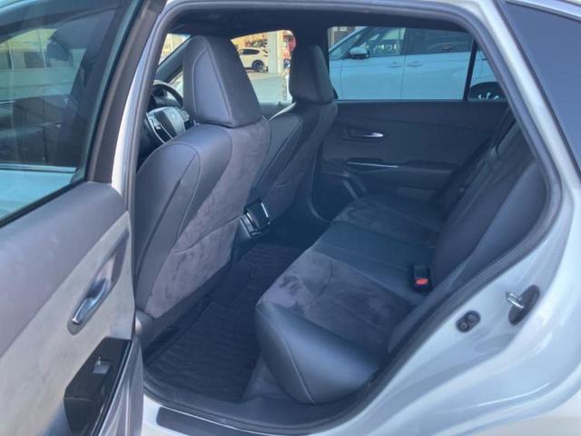 クラウンハイブリッド Ｓエレガンススタイル　新品タイヤ／保証書／純正　ＳＤナビ／トヨタセーフティセンス／シートヒーター／車線逸脱防止支援システム／シート　ハーフレザー／パーキングアシスト　バックガイド／ドライブレコーダー　純正　電動シート（5枚目）