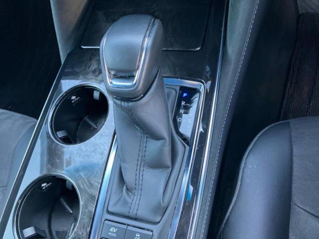 クラウンハイブリッド Ｓエレガンススタイル　新品タイヤ／保証書／純正　ＳＤナビ／トヨタセーフティセンス／シートヒーター／車線逸脱防止支援システム／シート　ハーフレザー／パーキングアシスト　バックガイド／ドライブレコーダー　純正　電動シート（18枚目）