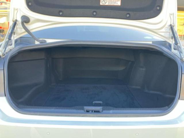 クラウンハイブリッド Ｓエレガンススタイル　新品タイヤ／保証書／純正　ＳＤナビ／トヨタセーフティセンス／シートヒーター／車線逸脱防止支援システム／シート　ハーフレザー／パーキングアシスト　バックガイド／ドライブレコーダー　純正　電動シート（20枚目）