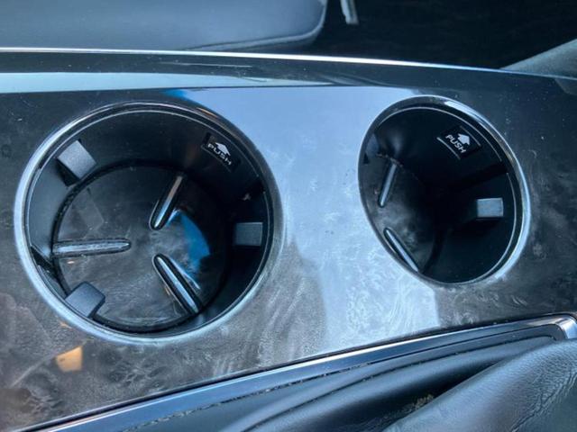 クラウンハイブリッド Ｓエレガンススタイル　新品タイヤ／保証書／純正　ＳＤナビ／トヨタセーフティセンス／シートヒーター／車線逸脱防止支援システム／シート　ハーフレザー／パーキングアシスト　バックガイド／ドライブレコーダー　純正　電動シート（38枚目）