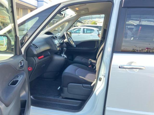 セレナ ハイウェイスターＨＶ　Ｖセレクション　純正　８インチ　ＳＤナビ／フリップダウンモニター　社外　１０．２インチ／両側電動スライドドア／パーキングアシスト　バックガイド／ヘッドランプ　ＨＩＤ／Ｂｌｕｅｔｏｏｔｈ接続／ＥＴＣ　後席モニター（4枚目）