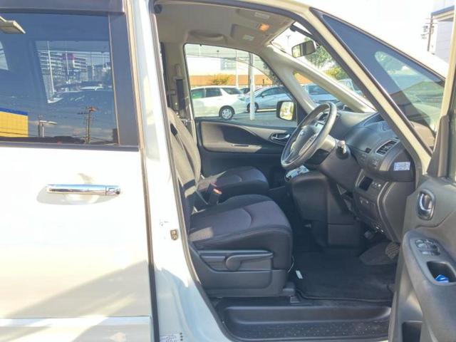 セレナ ハイウェイスターＨＶ　Ｖセレクション　純正　８インチ　ＳＤナビ／フリップダウンモニター　社外　１０．２インチ／両側電動スライドドア／パーキングアシスト　バックガイド／ヘッドランプ　ＨＩＤ／Ｂｌｕｅｔｏｏｔｈ接続／ＥＴＣ　後席モニター（7枚目）