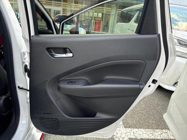 オーラ ニスモ　新品タイヤ／保証書／純正　９インチ　ＳＤナビ／インテリジェントルームミラー／エマージェンシーブレーキ／アラウンドビューモニター／車線逸脱防止支援システム／プロパイロット　衝突被害軽減システム　ＥＴＣ（21枚目）