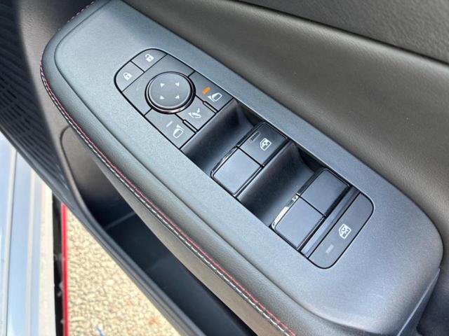 オーラ ニスモ　新品タイヤ／保証書／純正　９インチ　ＳＤナビ／インテリジェントルームミラー／エマージェンシーブレーキ／アラウンドビューモニター／車線逸脱防止支援システム／プロパイロット　衝突被害軽減システム　ＥＴＣ（32枚目）