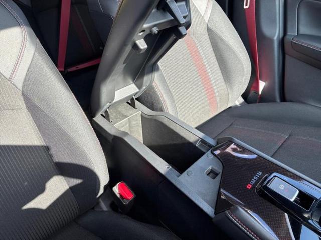 オーラ ニスモ　新品タイヤ／保証書／純正　９インチ　ＳＤナビ／インテリジェントルームミラー／エマージェンシーブレーキ／アラウンドビューモニター／車線逸脱防止支援システム／プロパイロット　衝突被害軽減システム　ＥＴＣ（35枚目）