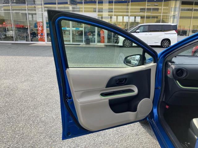 アクア Ｓ　新品タイヤ／保証書／純正　ＳＤナビ／Ｂｌｕｅｔｏｏｔｈ接続／ＥＴＣ／ＥＢＤ付ＡＢＳ／横滑り防止装置／アイドリングストップ／地上波デジタルチューナー／ＤＶＤ／エアバッグ　運転席／エアバッグ　助手席（25枚目）