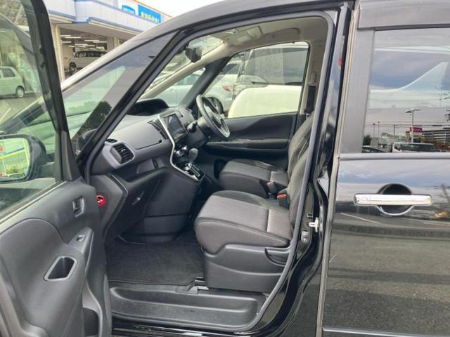 セレナ ハイウェイスターＶ　新品タイヤ／保証書／純正　１０インチ　ＳＤナビ／インテリジェントルームミラー／衝突安全装置／両側電動スライドドア／アラウンドビューモニター／車線逸脱防止支援システム／プロパイロット　全周囲カメラ（4枚目）