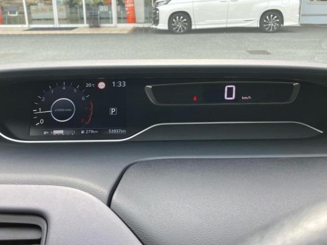 セレナ ハイウェイスターＶ　新品タイヤ／保証書／純正　１０インチ　ＳＤナビ／インテリジェントルームミラー／衝突安全装置／両側電動スライドドア／アラウンドビューモニター／車線逸脱防止支援システム／プロパイロット　全周囲カメラ（14枚目）