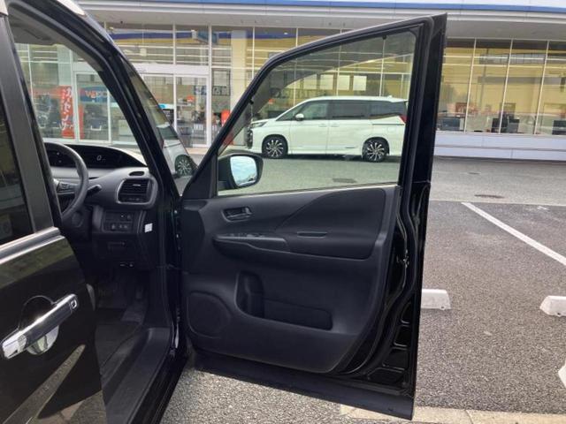 セレナ ハイウェイスターＶ　新品タイヤ／保証書／純正　１０インチ　ＳＤナビ／インテリジェントルームミラー／衝突安全装置／両側電動スライドドア／アラウンドビューモニター／車線逸脱防止支援システム／プロパイロット　全周囲カメラ（22枚目）