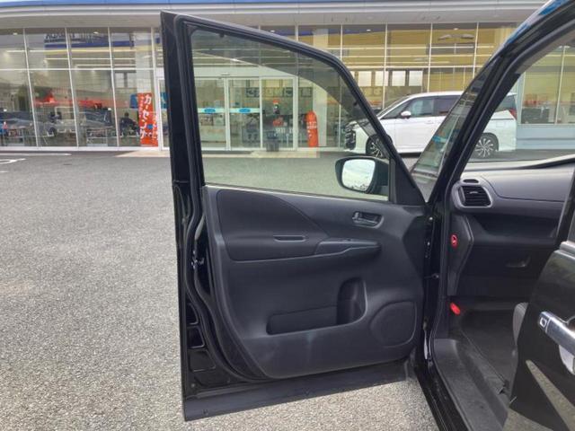 セレナ ハイウェイスターＶ　新品タイヤ／保証書／純正　１０インチ　ＳＤナビ／インテリジェントルームミラー／衝突安全装置／両側電動スライドドア／アラウンドビューモニター／車線逸脱防止支援システム／プロパイロット　全周囲カメラ（25枚目）