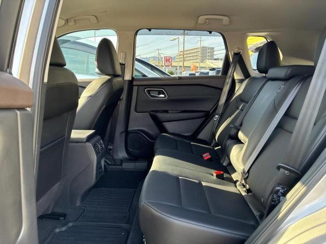 エクストレイル 4WD G e-4ORCE 保証書/ディスプレイオーディオ+ナビ12.3インチ/インテリジェントルームミラー/エマージェンシーブレーキ/シートヒーター/アラウンドビューモニター/車線逸脱防止支援システム/シート 合皮 電動シート(7枚目)