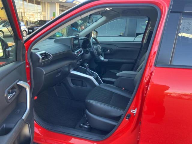 ロッキー プレミアム　保証書／純正　９インチ　ＳＤナビ／スマートアシスト（トヨタ・ダイハツ）／シートヒーター／パノラマモニター／車線逸脱防止支援システム／パーキングアシスト　バックガイド　衝突被害軽減システム　全周囲カメラ（4枚目）