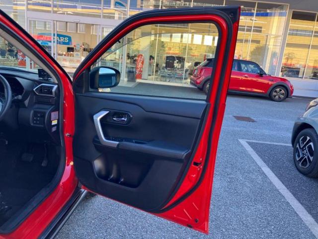 ロッキー プレミアム　保証書／純正　９インチ　ＳＤナビ／スマートアシスト（トヨタ・ダイハツ）／シートヒーター／パノラマモニター／車線逸脱防止支援システム／パーキングアシスト　バックガイド　衝突被害軽減システム　全周囲カメラ（22枚目）