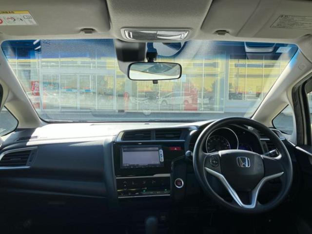 フィット １３Ｇ・Ｌパッケージ　純正　ＳＤナビ／シティーブレーキアクティブシステム（ホンダ）／パーキングアシスト　バックガイド／ヘッドランプ　ＬＥＤ／ＥＴＣ／ＥＢＤ付ＡＢＳ／横滑り防止装置／アイドリングストップ　バックカメラ（6枚目）