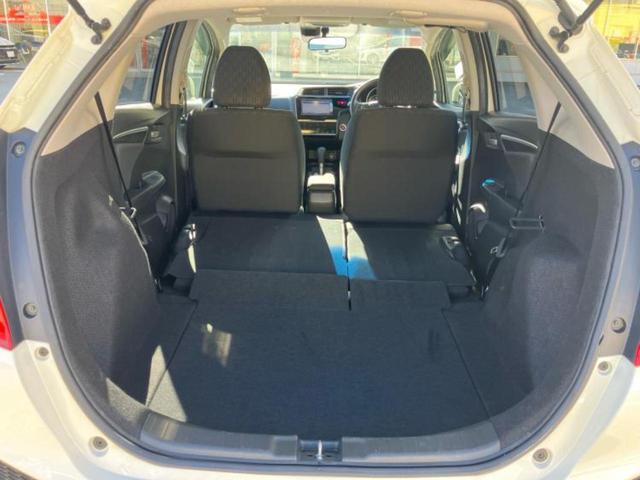 フィット １３Ｇ・Ｌパッケージ　純正　ＳＤナビ／シティーブレーキアクティブシステム（ホンダ）／パーキングアシスト　バックガイド／ヘッドランプ　ＬＥＤ／ＥＴＣ／ＥＢＤ付ＡＢＳ／横滑り防止装置／アイドリングストップ　バックカメラ（20枚目）