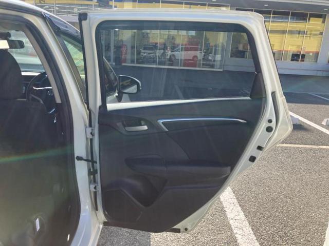 フィット １３Ｇ・Ｌパッケージ　純正　ＳＤナビ／シティーブレーキアクティブシステム（ホンダ）／パーキングアシスト　バックガイド／ヘッドランプ　ＬＥＤ／ＥＴＣ／ＥＢＤ付ＡＢＳ／横滑り防止装置／アイドリングストップ　バックカメラ（22枚目）