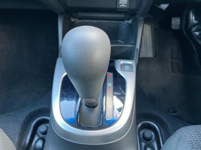 フィット １３Ｇ・Ｌパッケージ　純正　ＳＤナビ／シティーブレーキアクティブシステム（ホンダ）／パーキングアシスト　バックガイド／ヘッドランプ　ＬＥＤ／ＥＴＣ／ＥＢＤ付ＡＢＳ／横滑り防止装置／アイドリングストップ　バックカメラ（28枚目）