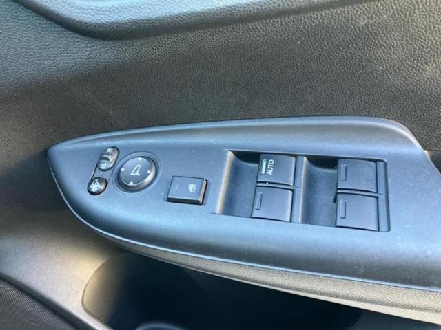 フィット １３Ｇ・Ｌパッケージ　純正　ＳＤナビ／シティーブレーキアクティブシステム（ホンダ）／パーキングアシスト　バックガイド／ヘッドランプ　ＬＥＤ／ＥＴＣ／ＥＢＤ付ＡＢＳ／横滑り防止装置／アイドリングストップ　バックカメラ（31枚目）